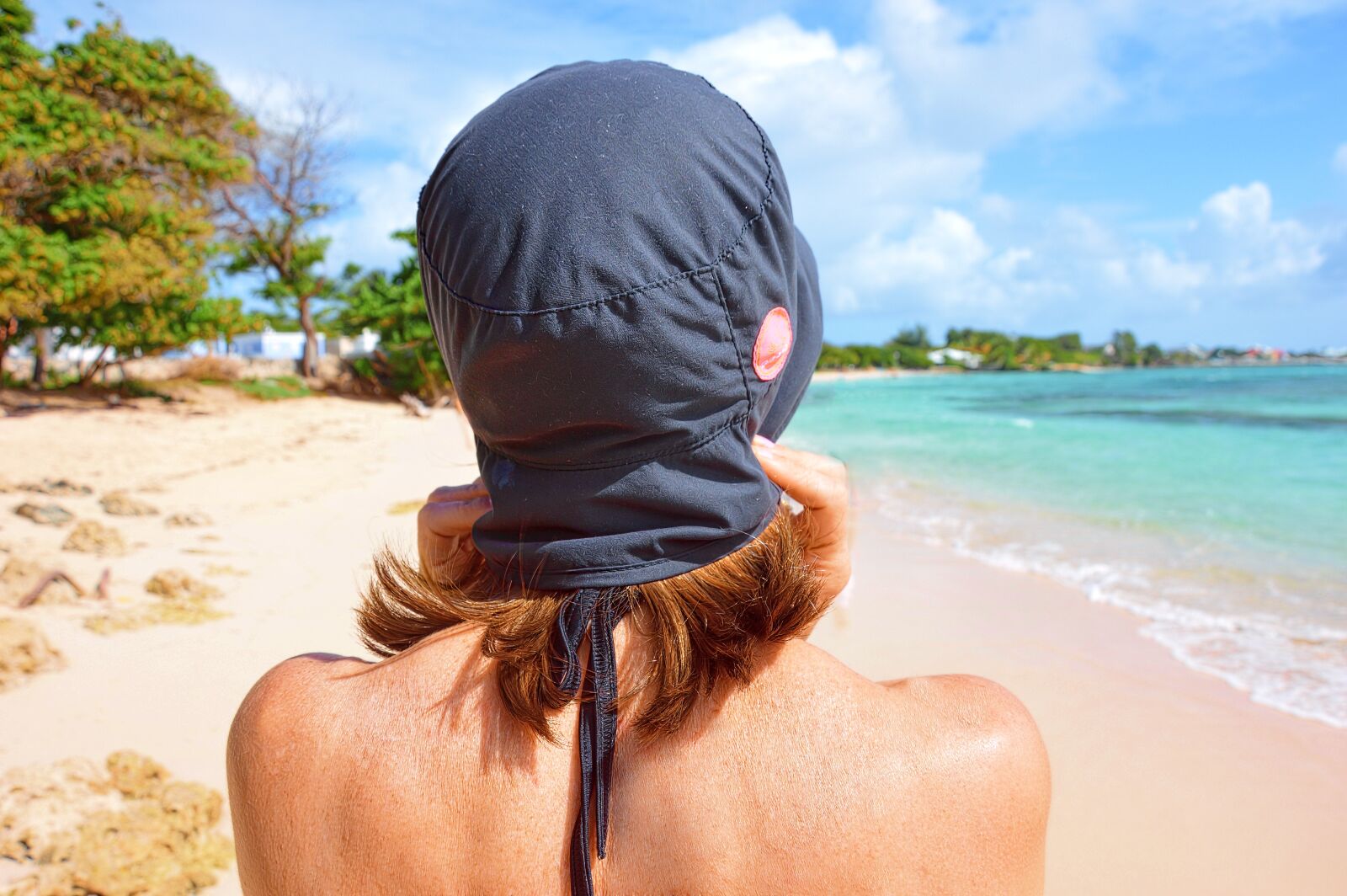 Nikon D3200 sample photo. Beach, hat, ocean photography