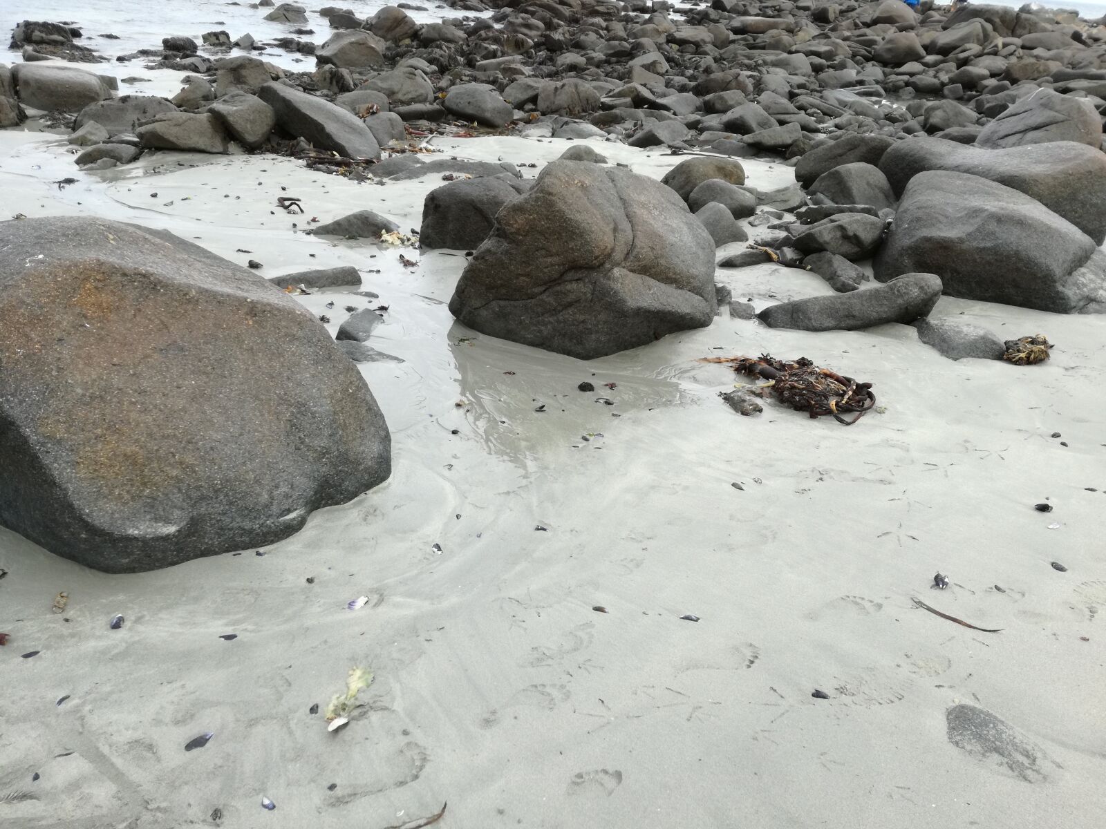 HUAWEI P9 LITE sample photo. Sea, rocks, beach photography