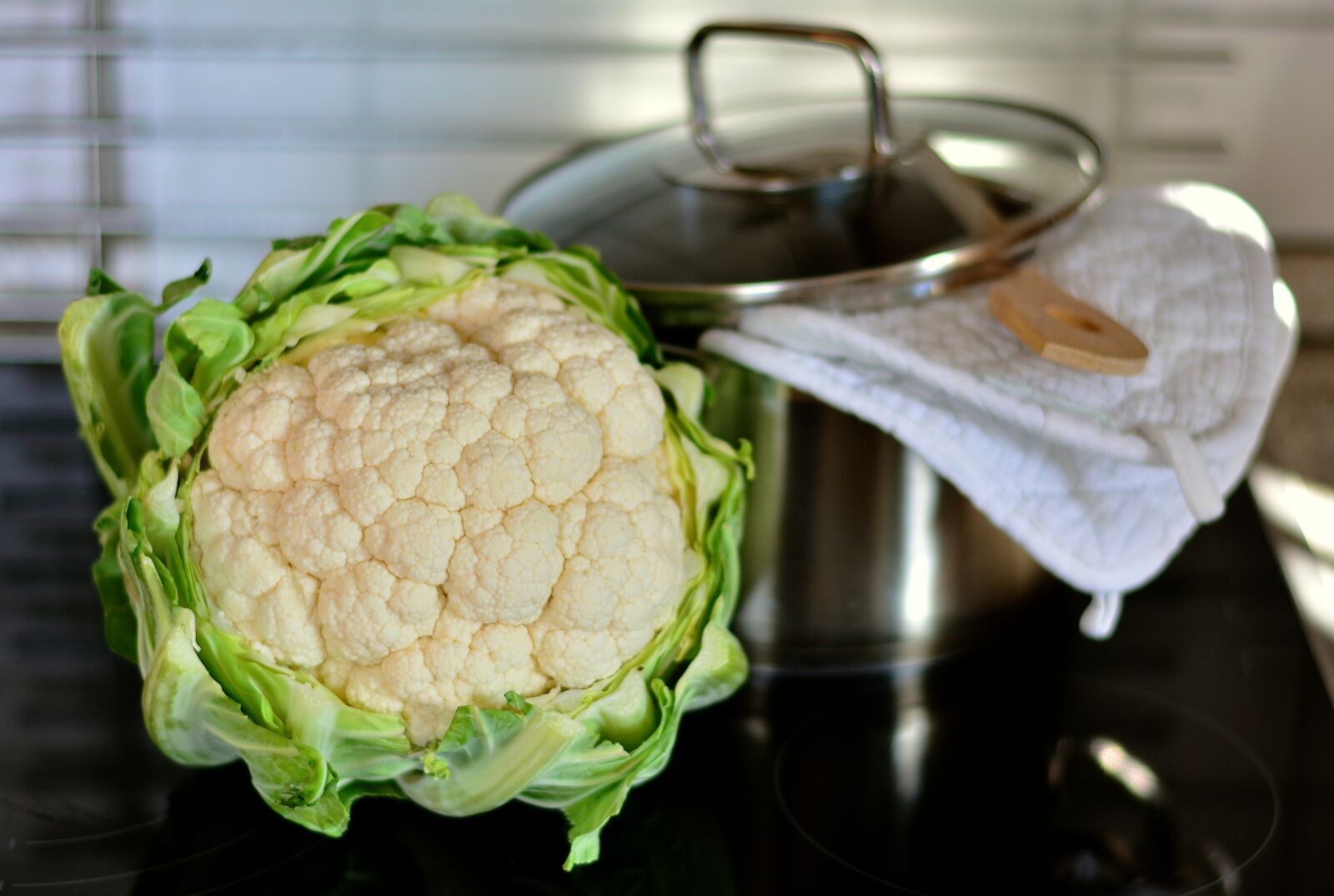 Nikon D5200 sample photo. Cauliflower, vegetables, pot photography
