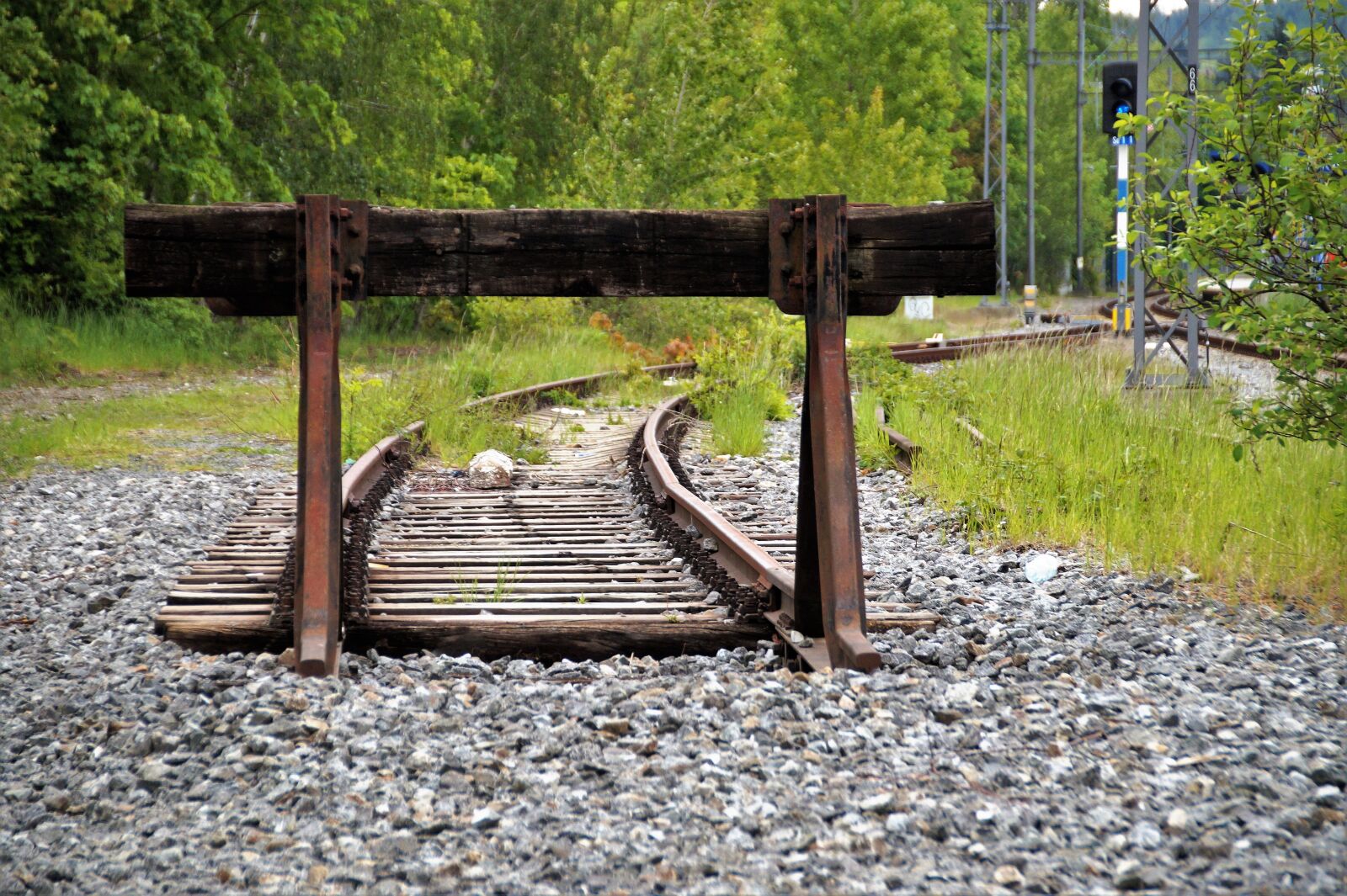 Sony SLT-A58 sample photo. Line, end, track photography