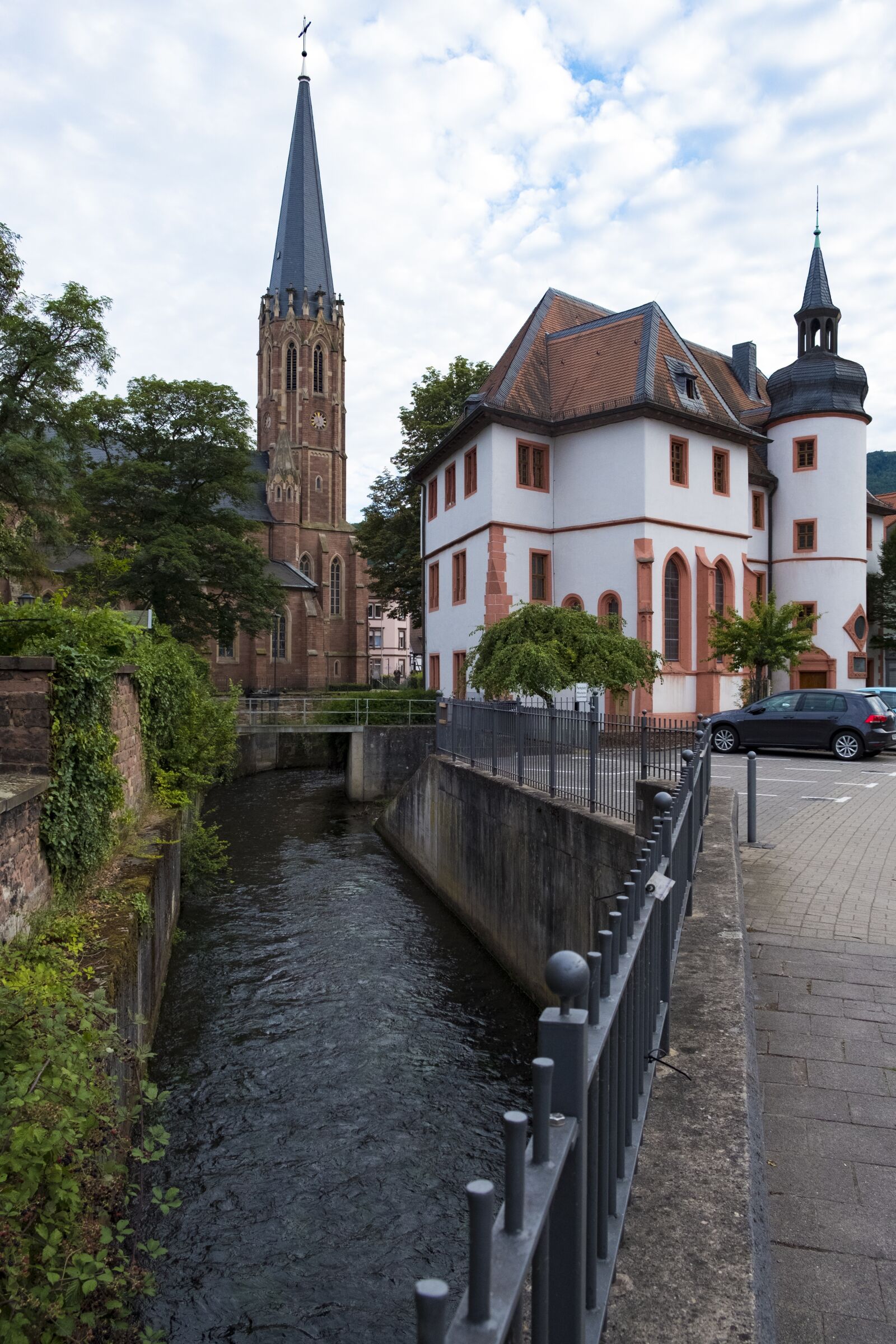 Fujifilm XF 18-55mm F2.8-4 R LM OIS sample photo. Church, building, city photography