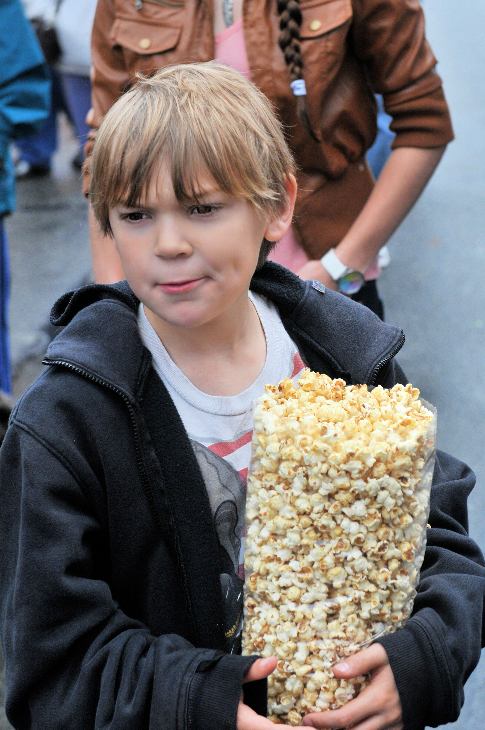 Nikon D300 sample photo. Boy, eat, popcorn, snack photography