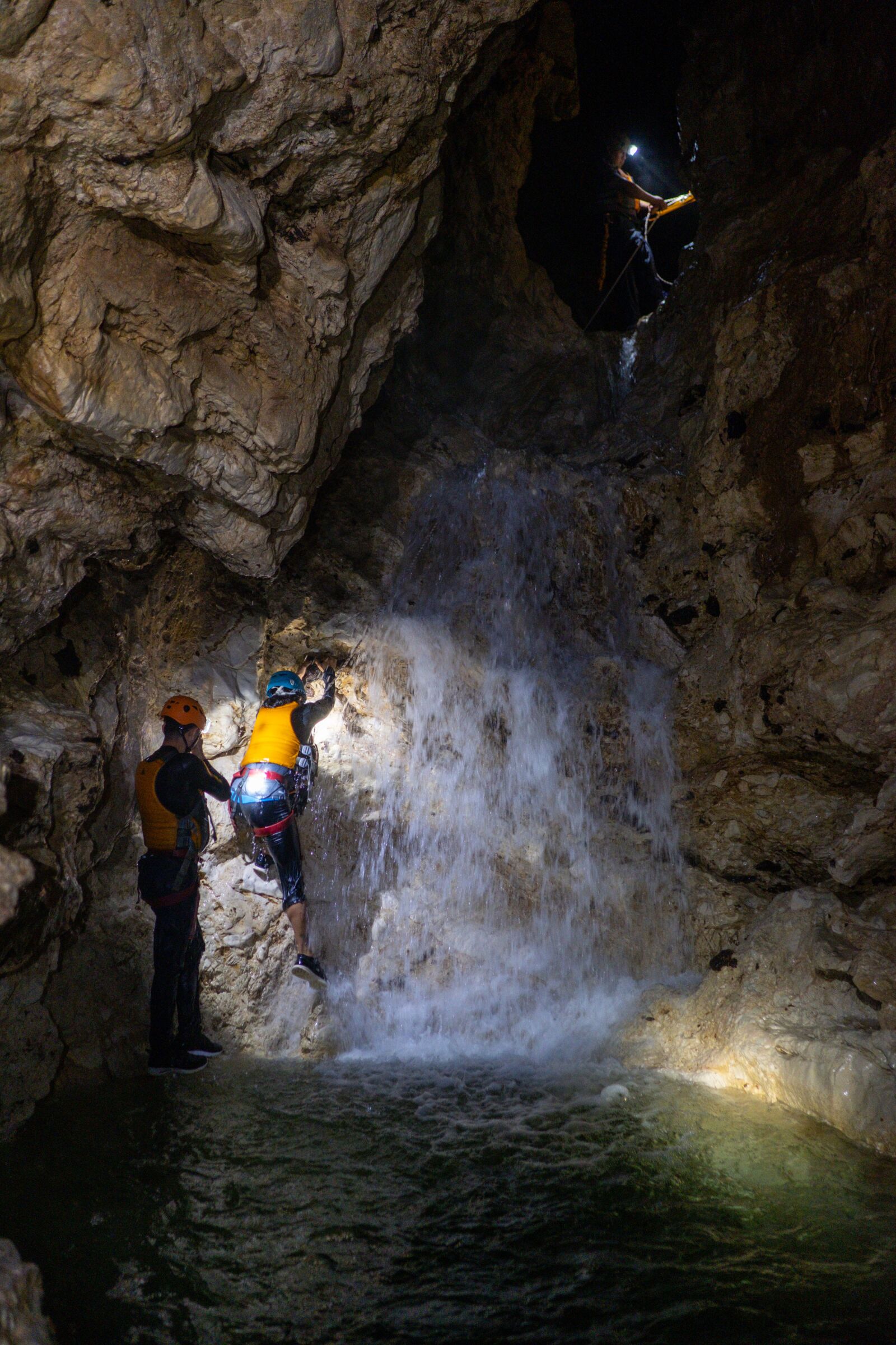 Fujifilm X-T2 sample photo. Cave, waterfall, climbing photography