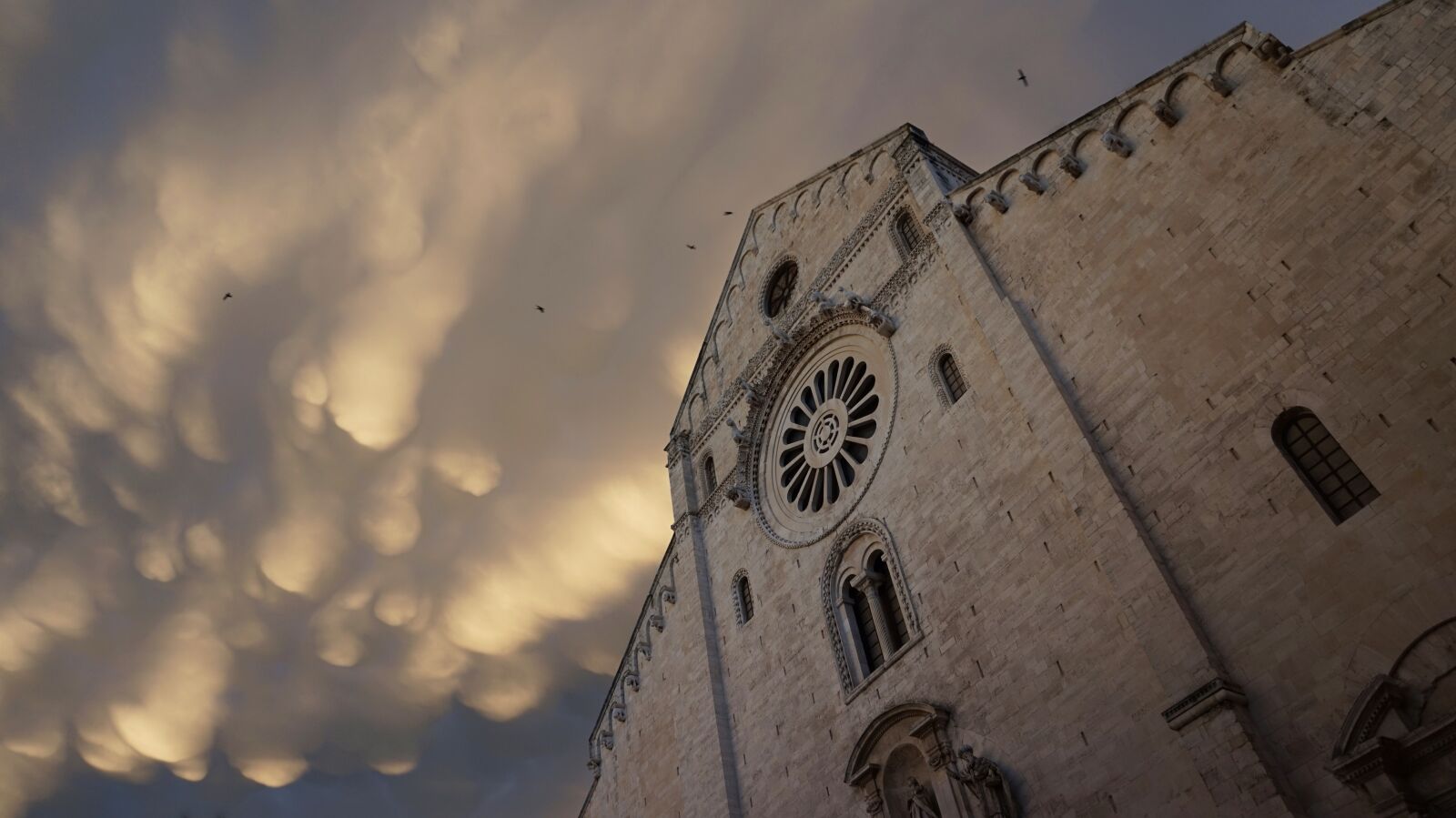 Sony Alpha a5000 (ILCE 5000) sample photo. Church, sky, cloud photography