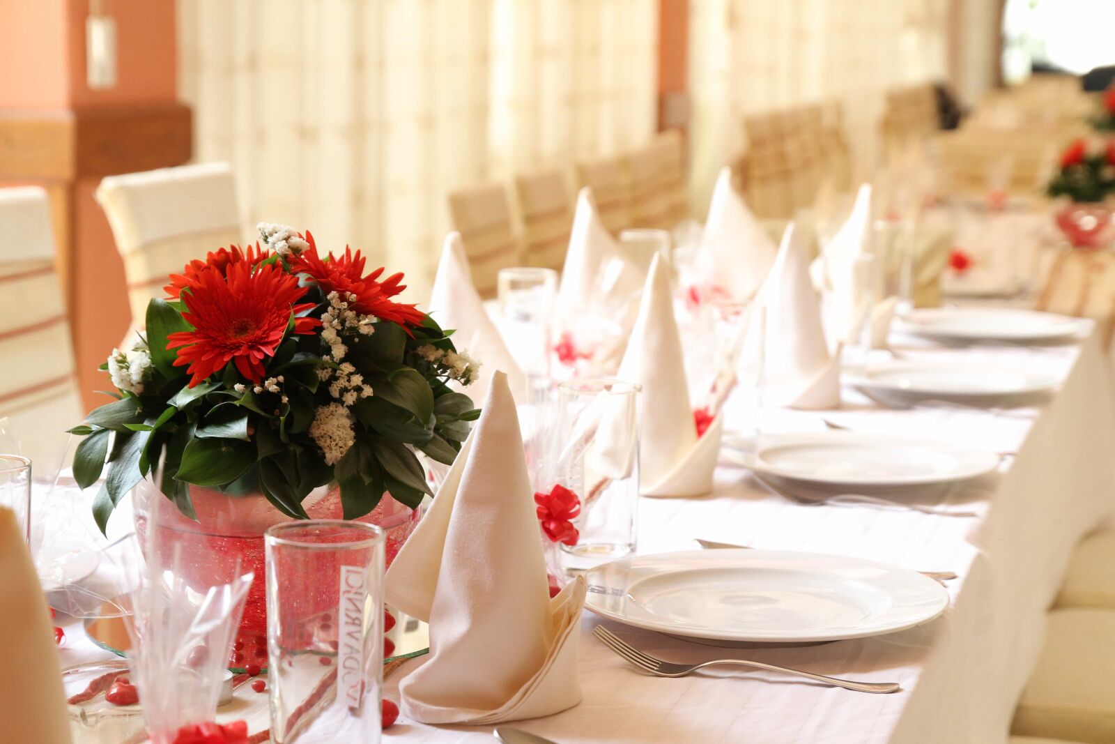 Canon EOS 7D sample photo. Dining area, resort, room photography