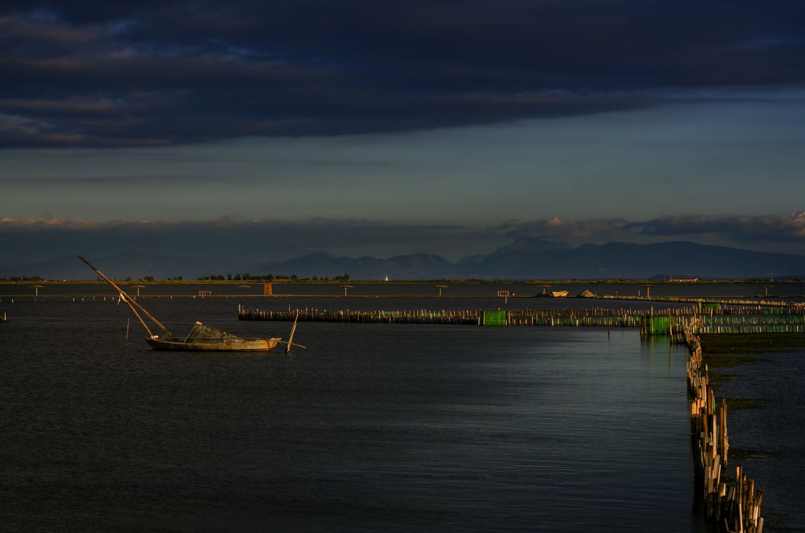 Nikon D7000 sample photo. Lagoon, boat, tourism photography