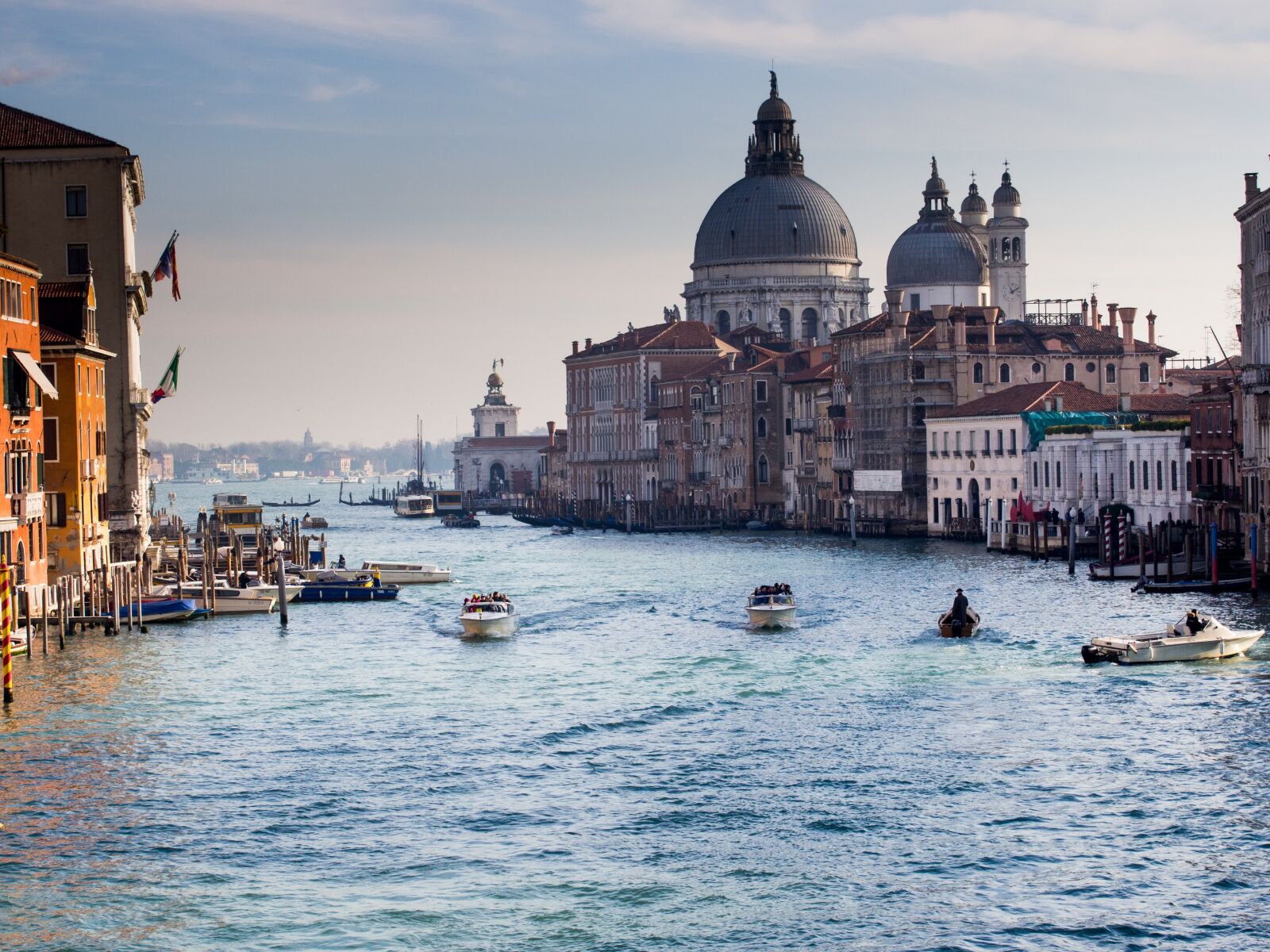 Olympus PEN E-PL5 sample photo. Italy, venice, channel photography