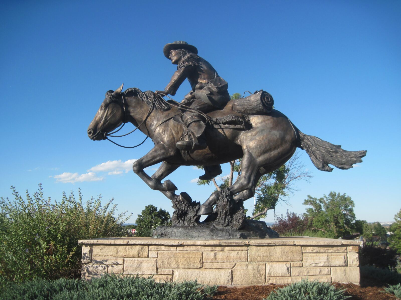 Canon PowerShot A1100 IS sample photo. Horse, statue, landmark photography