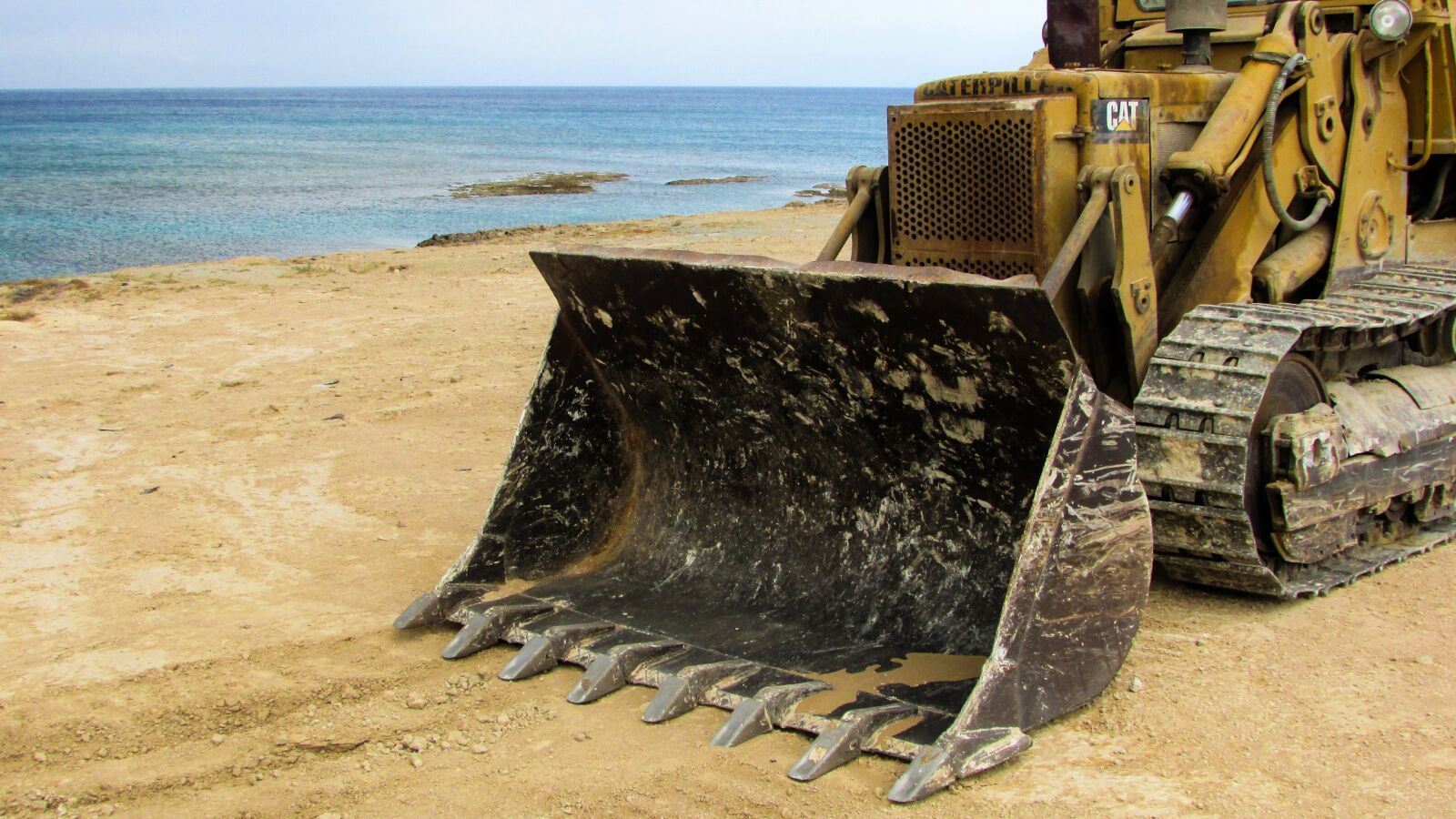 Canon PowerShot SX400 IS sample photo. Bulldozer, heavy machine, construction photography