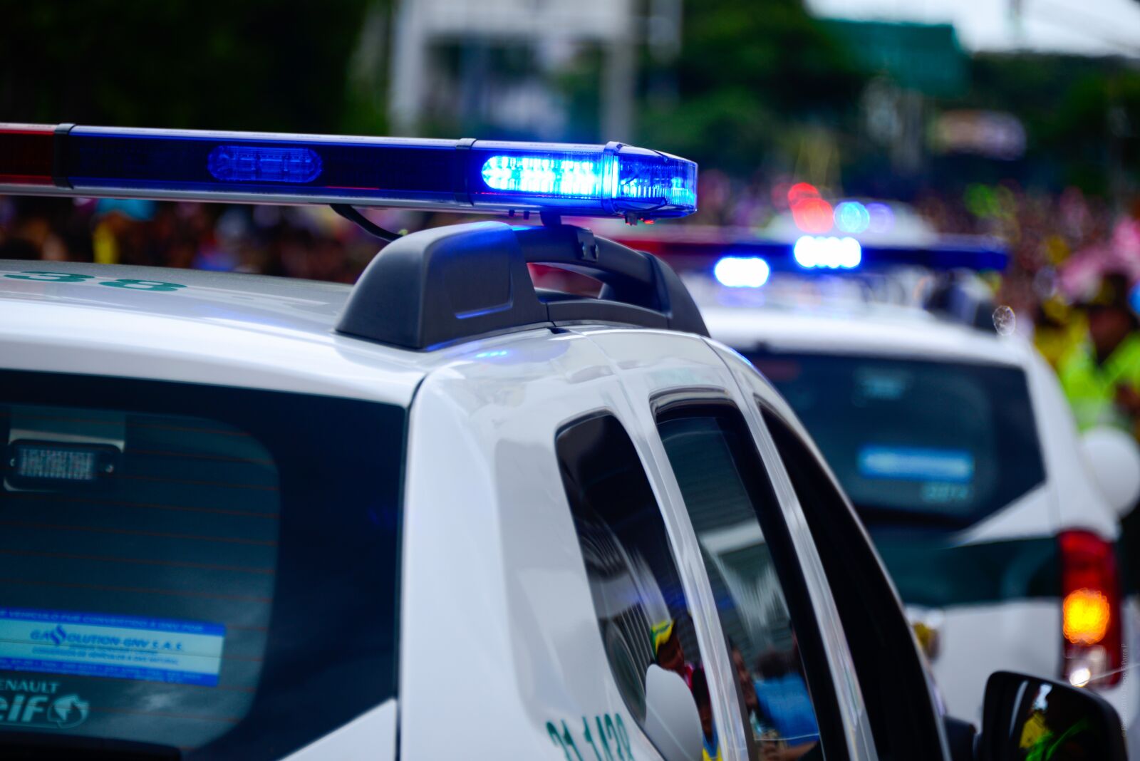 Nikon D800 sample photo. Car, police cars, caravan photography