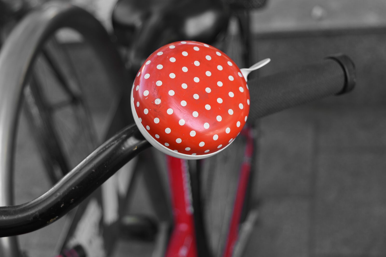 Nikon D5500 sample photo. Bicycle, red, steering wheel photography