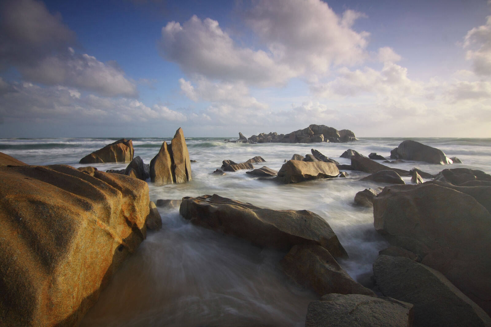 Canon EOS 50D sample photo. Ocean, with, rock, formation photography