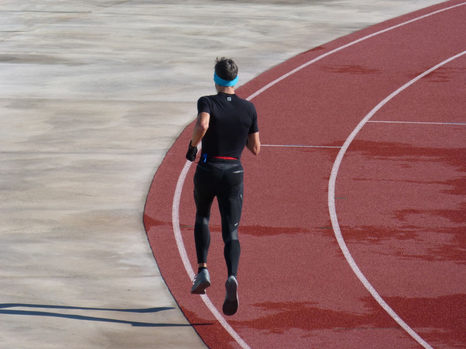 Panasonic DMC-FZ62 sample photo. Corridor, athletics, track photography