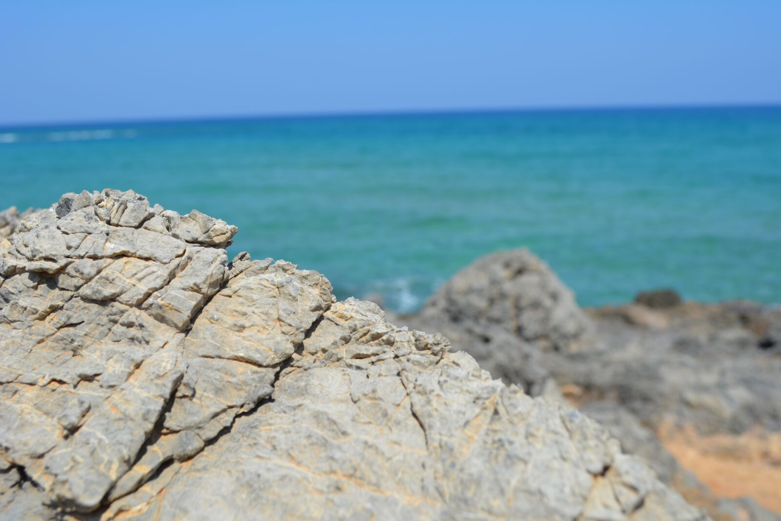 Nikon D5200 sample photo. Beach, bleu, stone photography