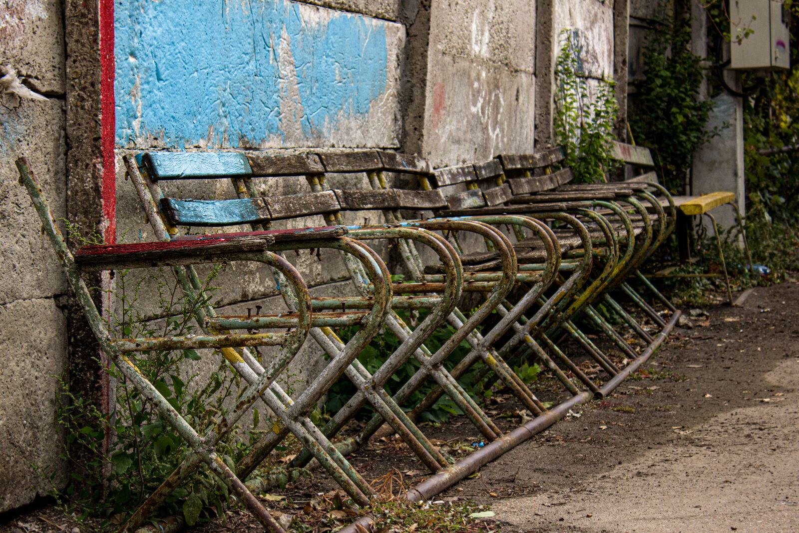 Canon EOS 600D (Rebel EOS T3i / EOS Kiss X5) sample photo. Abandoned, industry, building photography