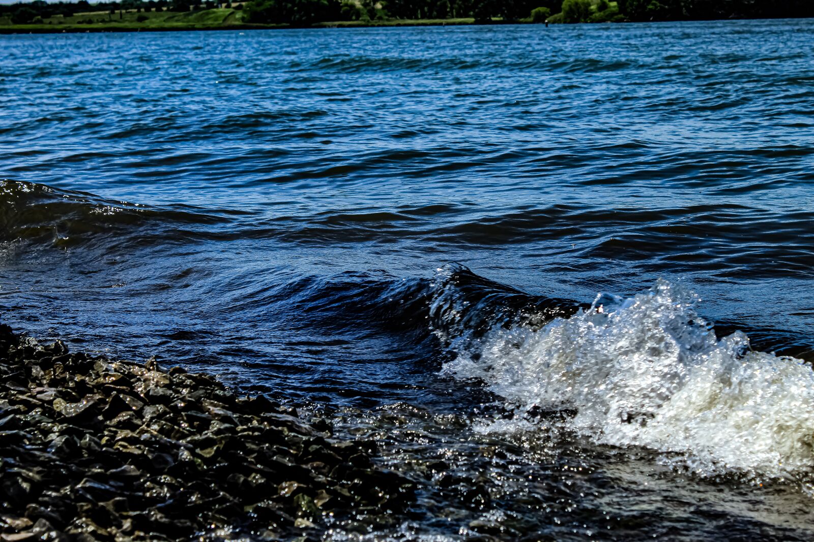 Canon EOS 4000D (EOS Rebel T100 / EOS 3000D) sample photo. Waves, water, wave photography