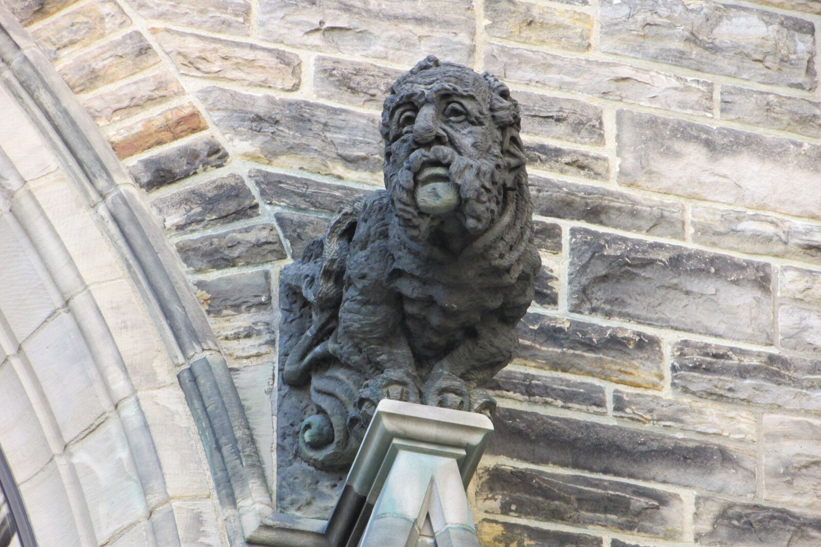 Canon PowerShot SX400 IS sample photo. Sculpture, gargoyle, architecture photography