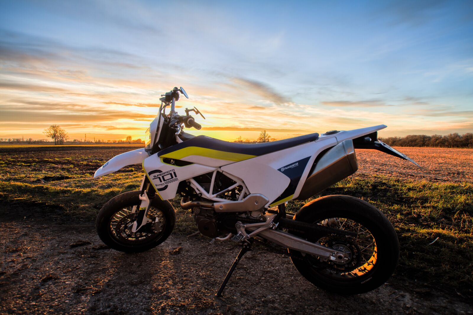 Canon EOS 7D sample photo. Earth, motorcycle, sunset photography