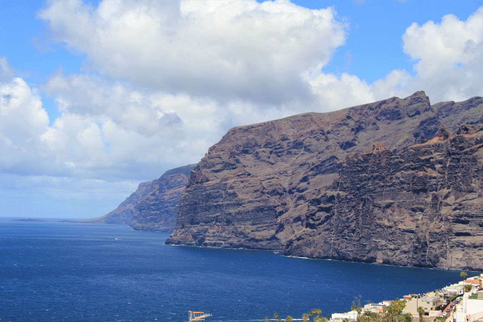 Canon EOS 550D (EOS Rebel T2i / EOS Kiss X4) sample photo. Los gigantos, tenerife, island photography
