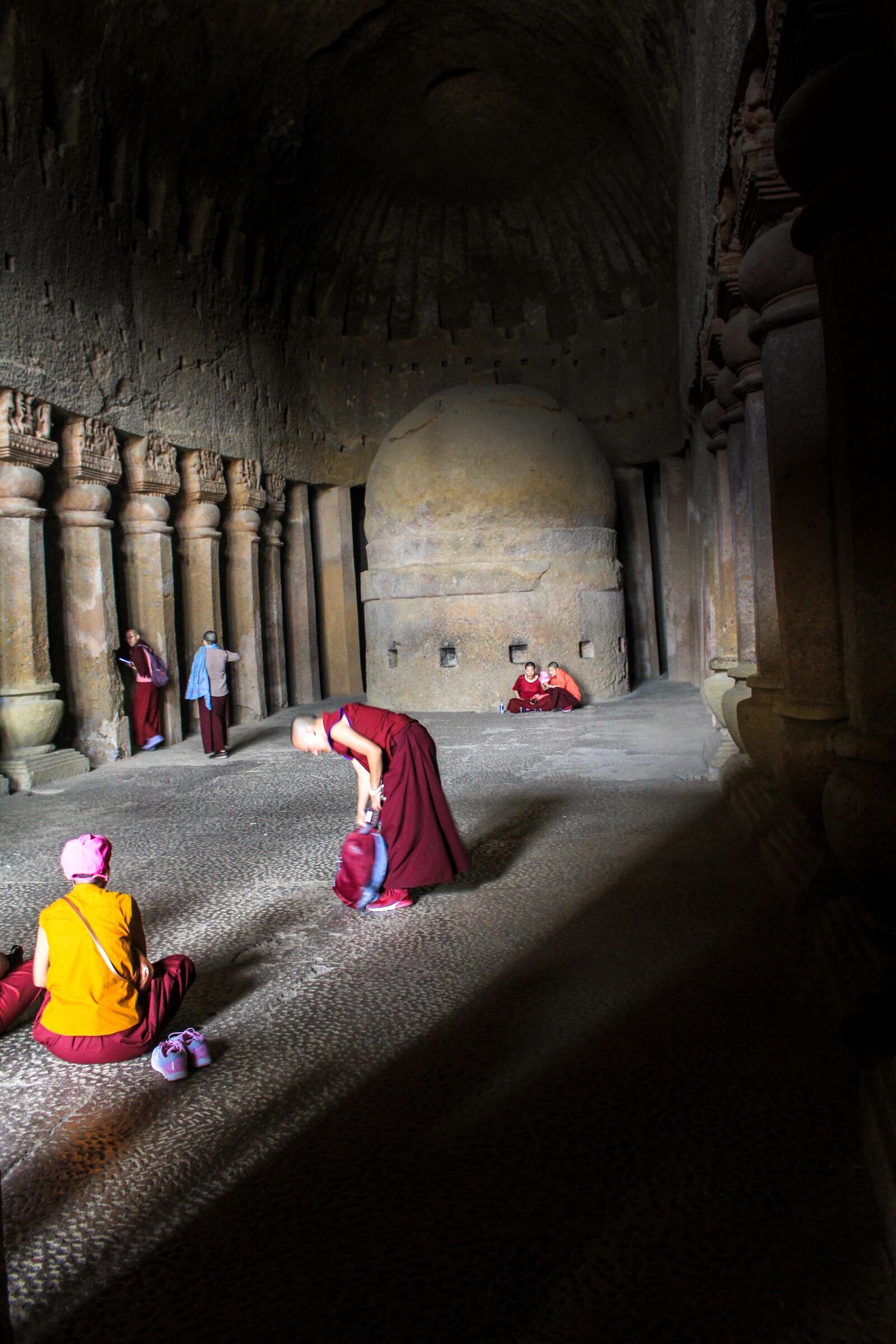 Canon EOS 1200D (EOS Rebel T5 / EOS Kiss X70 / EOS Hi) sample photo. Temple, mumbai, caves photography