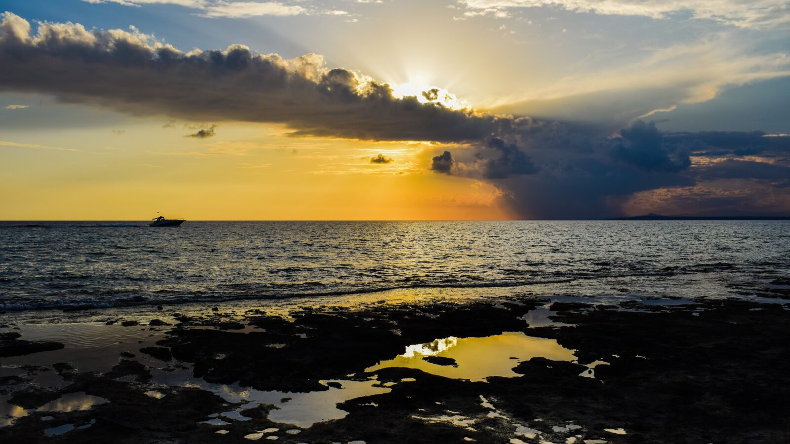 Nikon D3300 sample photo. Sunset, sea, dusk photography
