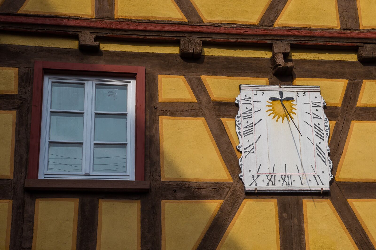 Canon EF 24-105mm F4L IS USM sample photo. Sundial, time, clock photography