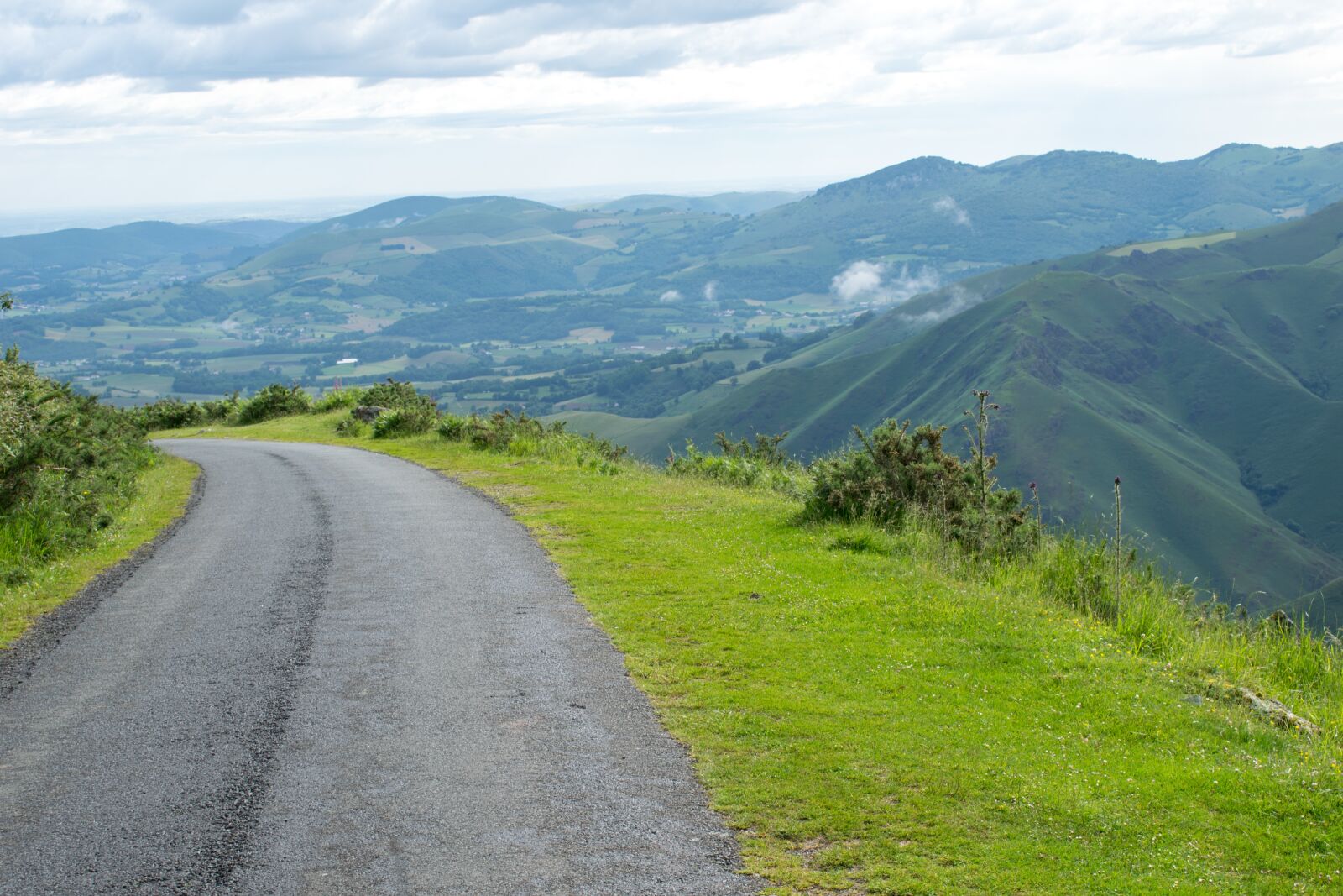 Nikon D3300 sample photo. Spain, santiago path, road photography