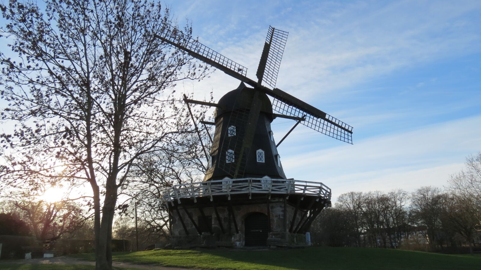 Canon PowerShot SX40 HS sample photo. Malmö, windmill, park photography
