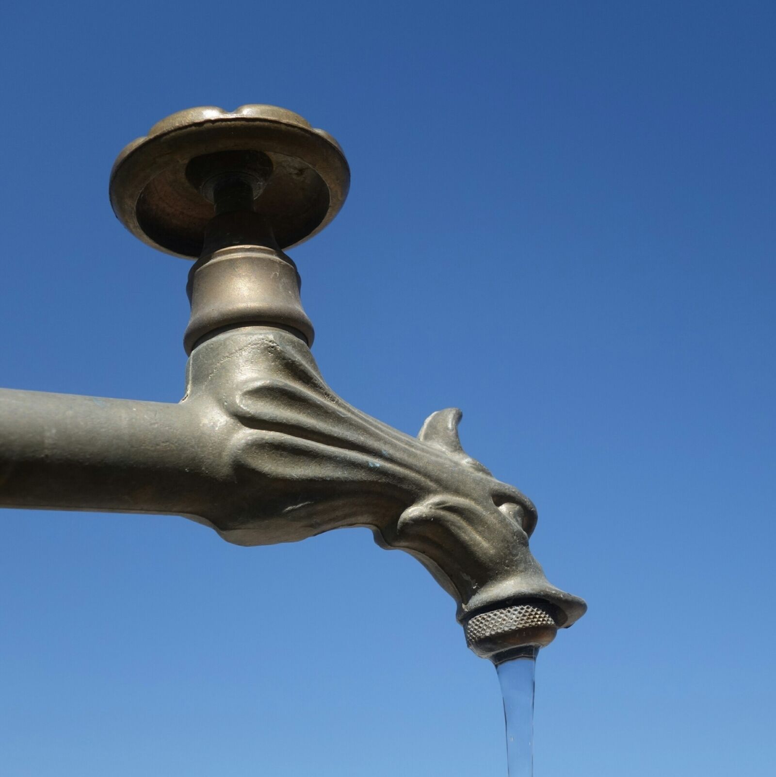 Sony Cyber-shot DSC-RX100 II sample photo. Faucet, water, water jet photography