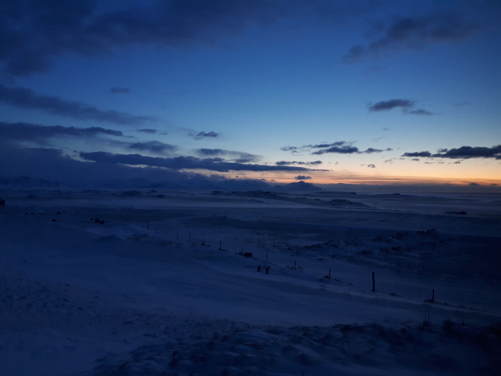 Samsung Galaxy A5(2017) sample photo. Iceland, lift, clouds photography
