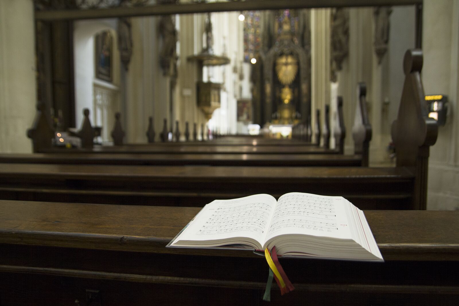 Canon EOS 50D sample photo. Church, cathedral, prayer photography