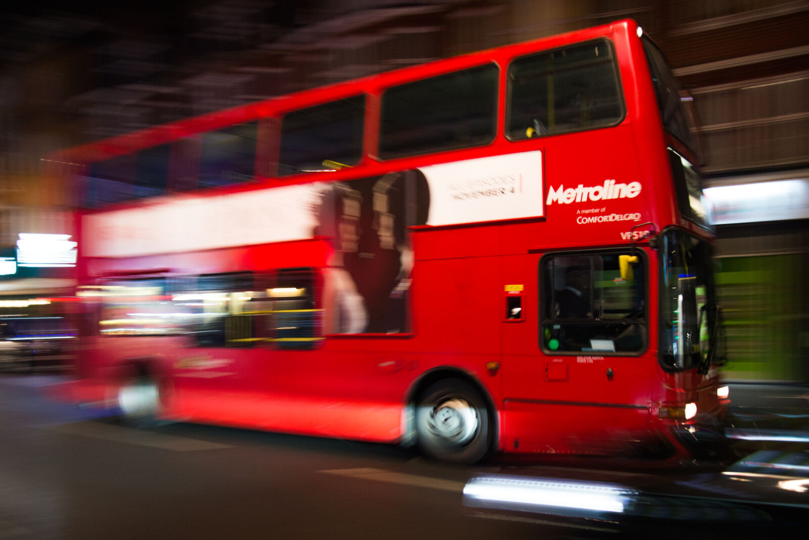 Nikon D600 sample photo. Red, bus photography