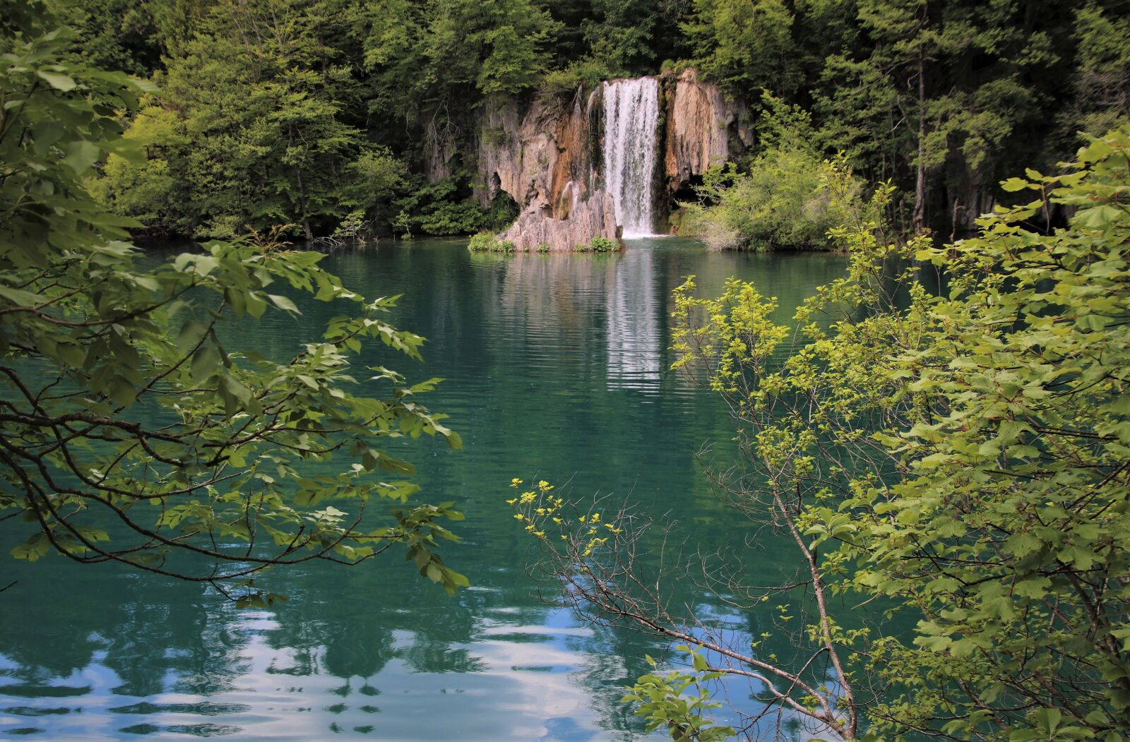 Canon EOS 80D sample photo. Water, plitvice, green waterfall photography