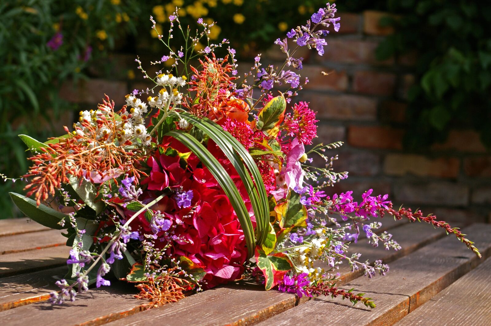 Pentax *ist DL2 sample photo. Bouquet, colorful, flowers photography