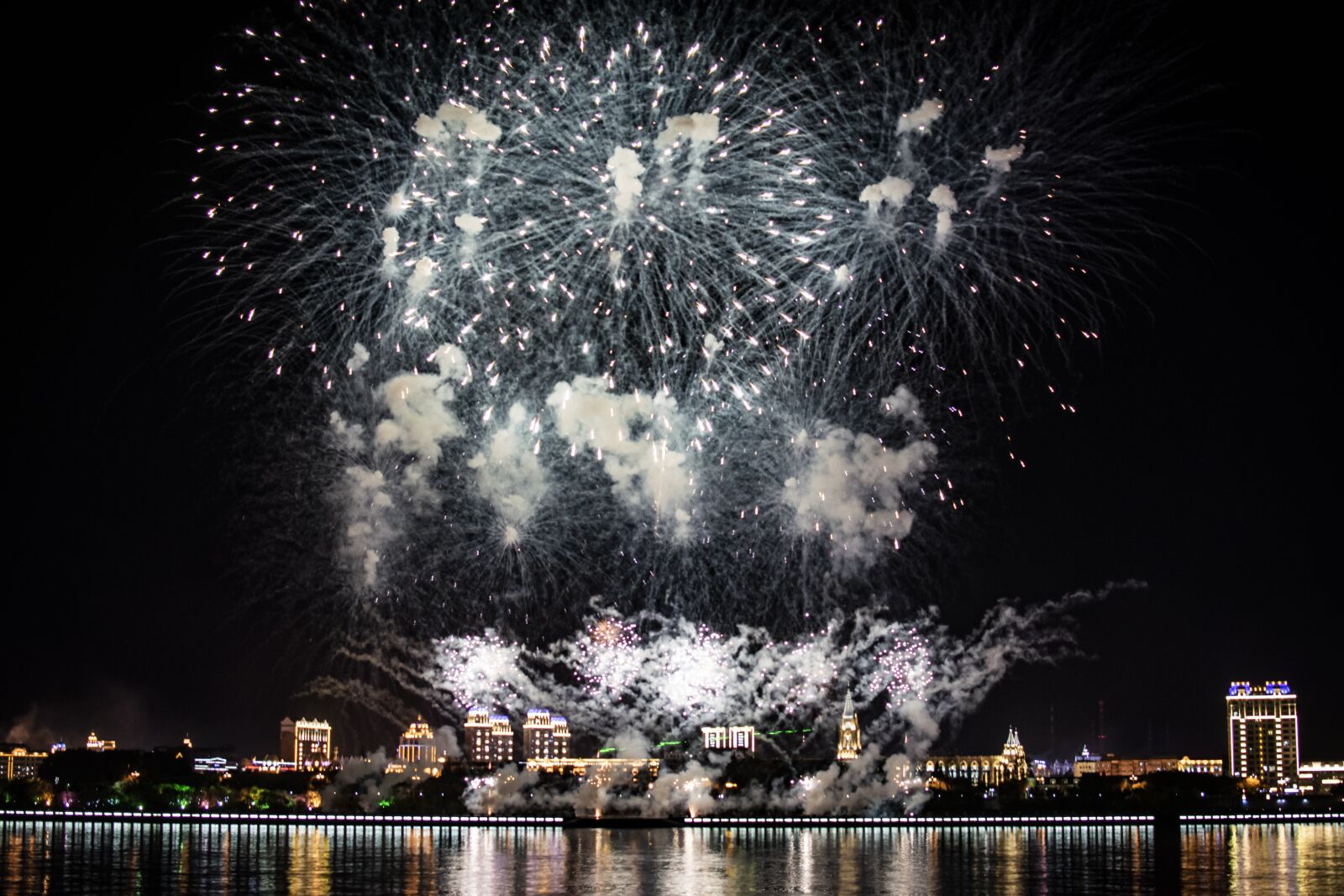Nikon D5300 sample photo. Fireworks, lights, water photography