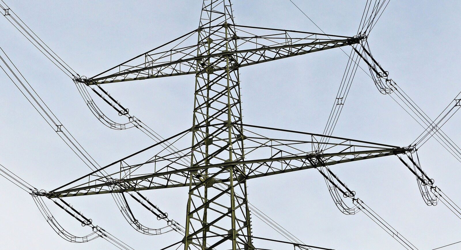 Panasonic Lumix DMC-GH3 sample photo. Strommast, maximum voltage, 380kv photography