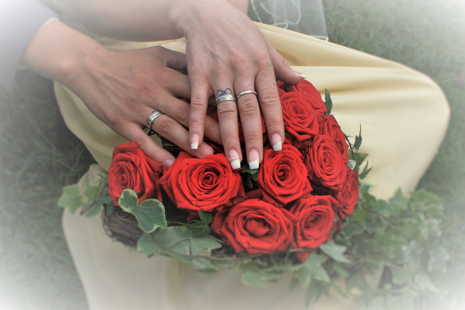 Canon EOS 7D + Canon EF-S 18-55mm F3.5-5.6 IS II sample photo. Wedding, hands, rings photography