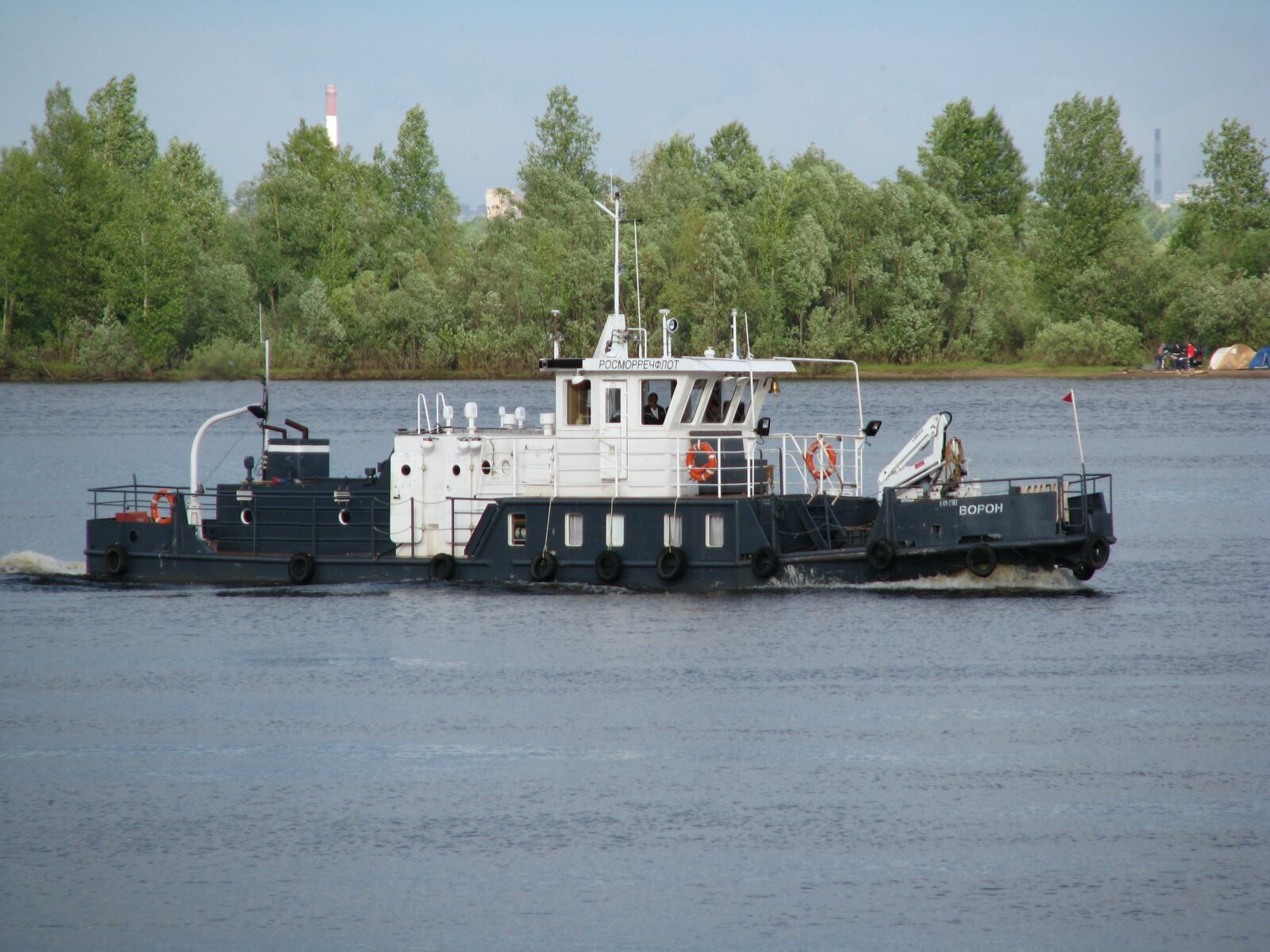Canon POWERSHOT S5 IS sample photo. River, tug, sky photography
