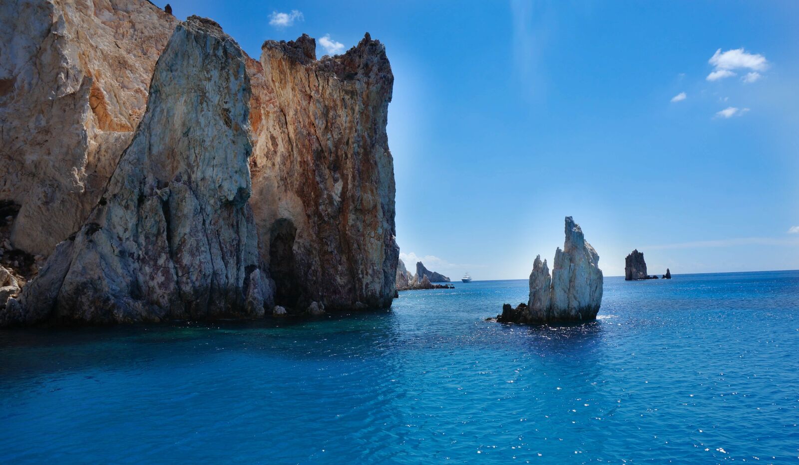 Sony Alpha NEX-5T sample photo. Greek island, rocks, sea photography