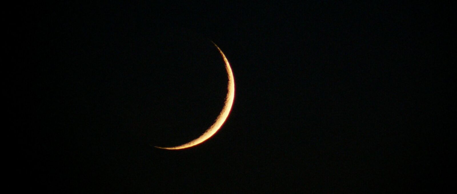 Leica V-LUX 1 sample photo. Moon, crescent moon, sky photography