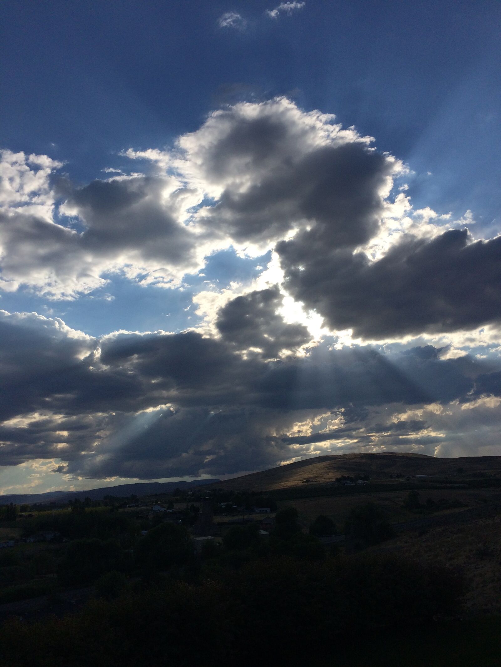 iPhone 5s back camera 4.15mm f/2.2 sample photo. Storm, clouds, landscape photography