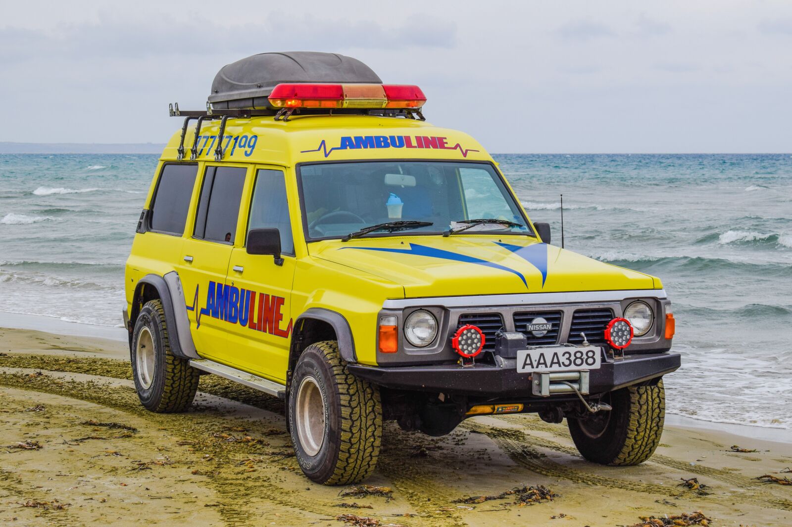 Nikon D3300 sample photo. Ambulance, beach, emergency photography