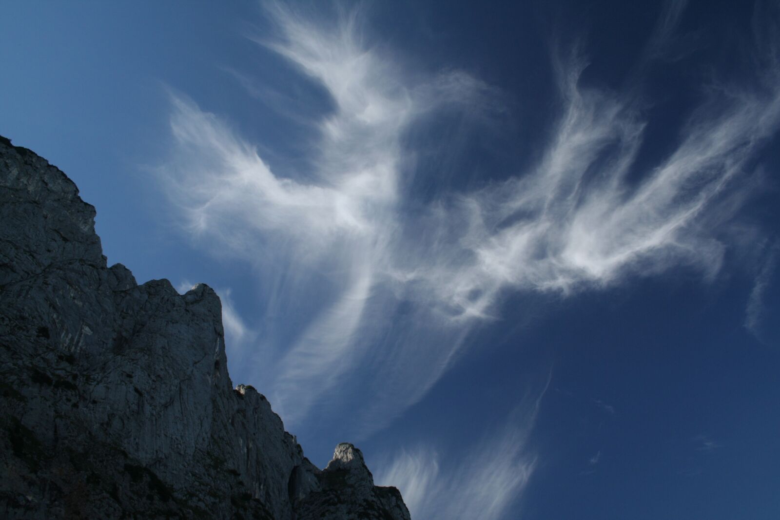 Canon EOS 350D (EOS Digital Rebel XT / EOS Kiss Digital N) sample photo. Mountain, summit, sky photography