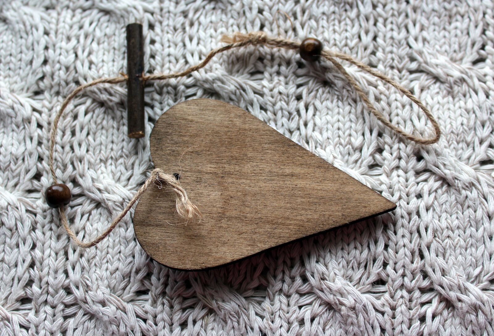 Canon EOS 1200D (EOS Rebel T5 / EOS Kiss X70 / EOS Hi) sample photo. Heart, wooden, valentine's day photography