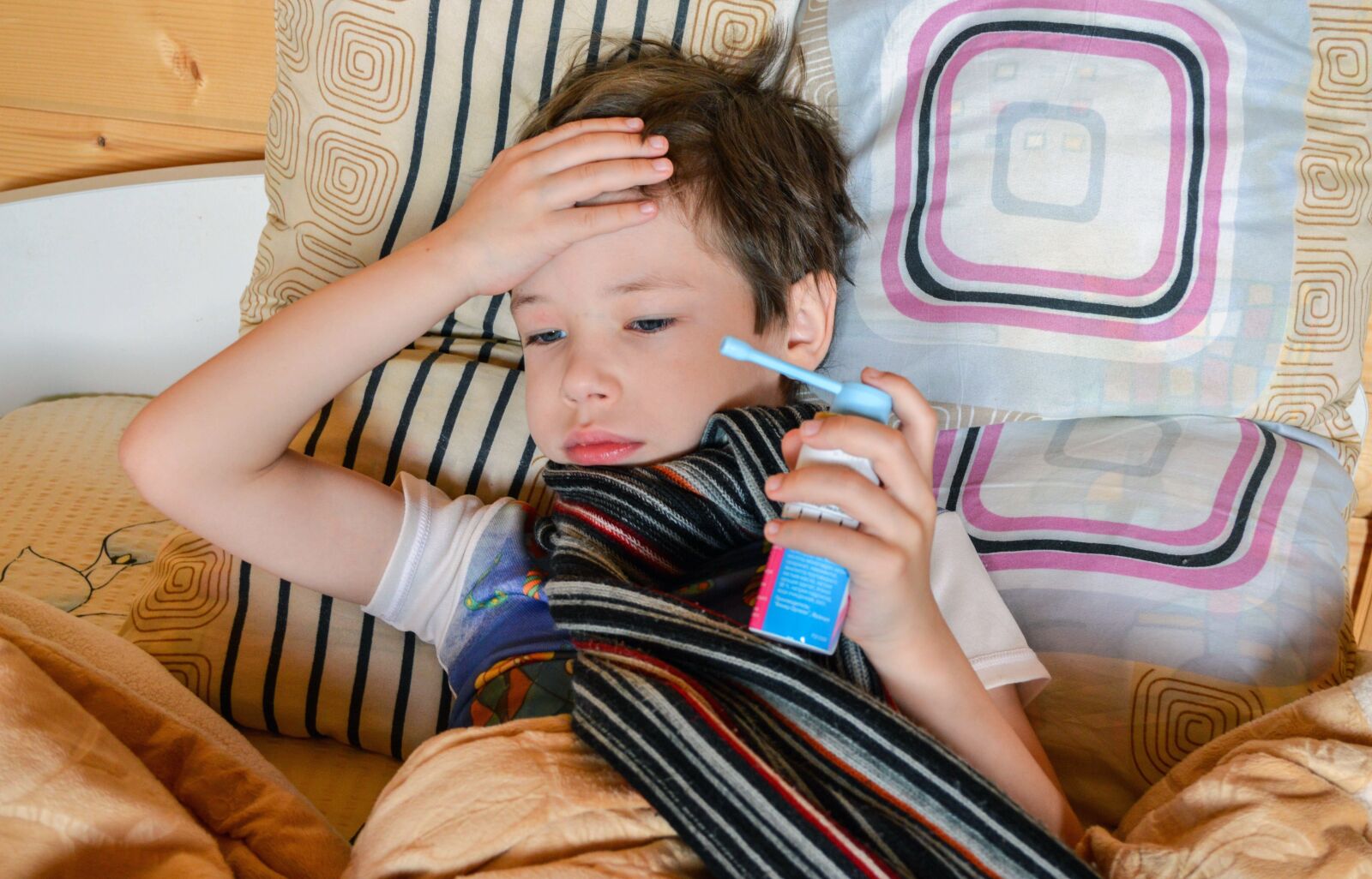 Nikon D3200 sample photo. Medication, child, hurts photography