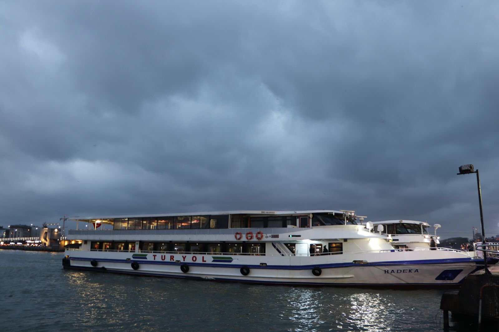 Canon EOS 77D (EOS 9000D / EOS 770D) sample photo. Clouds, cloud, ship photography