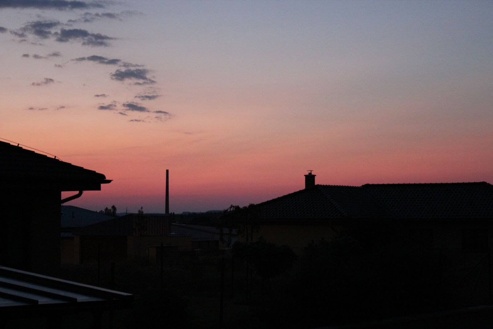 Canon EOS 600D (Rebel EOS T3i / EOS Kiss X5) sample photo. Sunrise, city, architecture photography