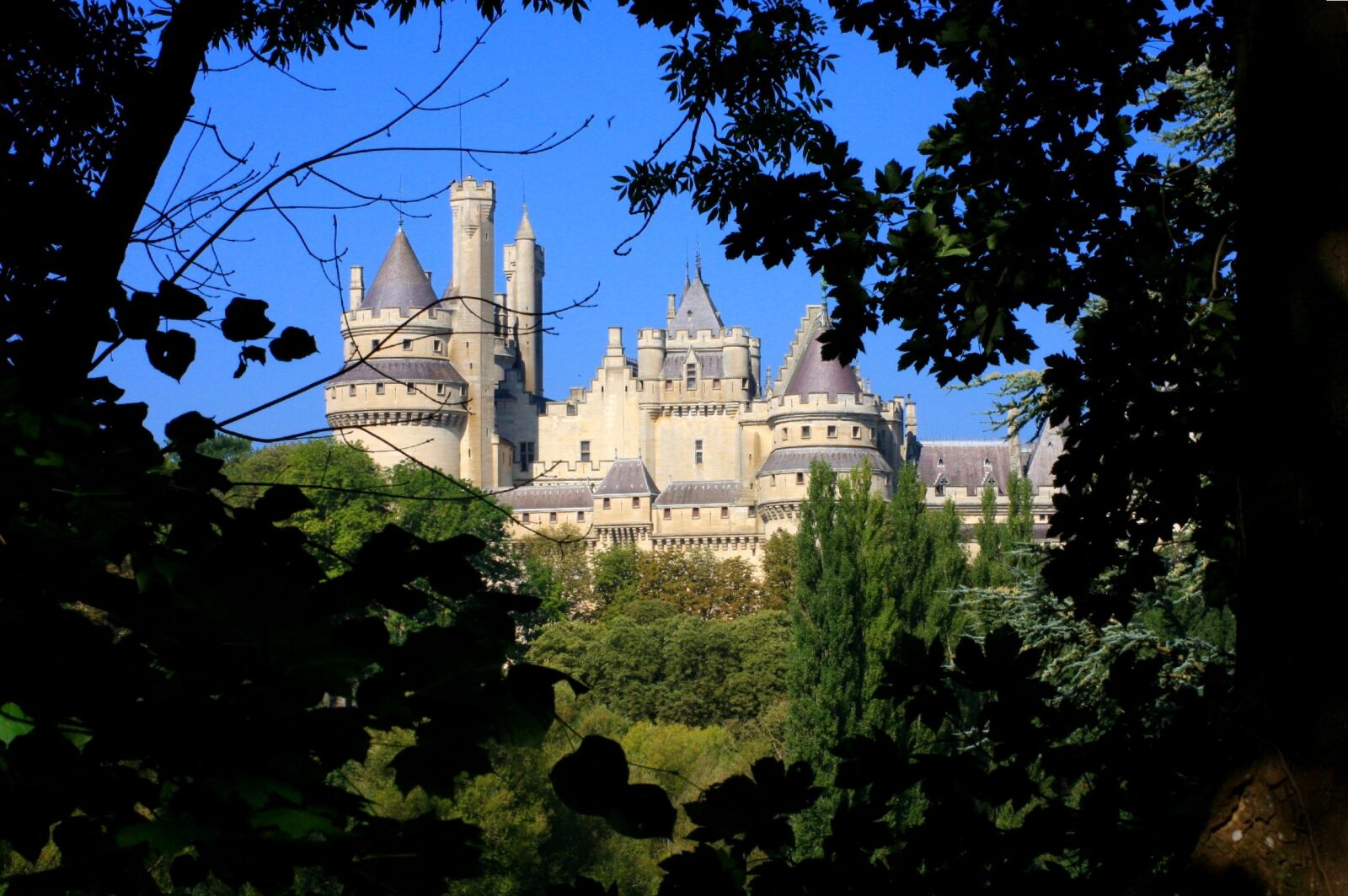 Canon EOS 40D sample photo. Castle, pierrefonds, middle ages photography