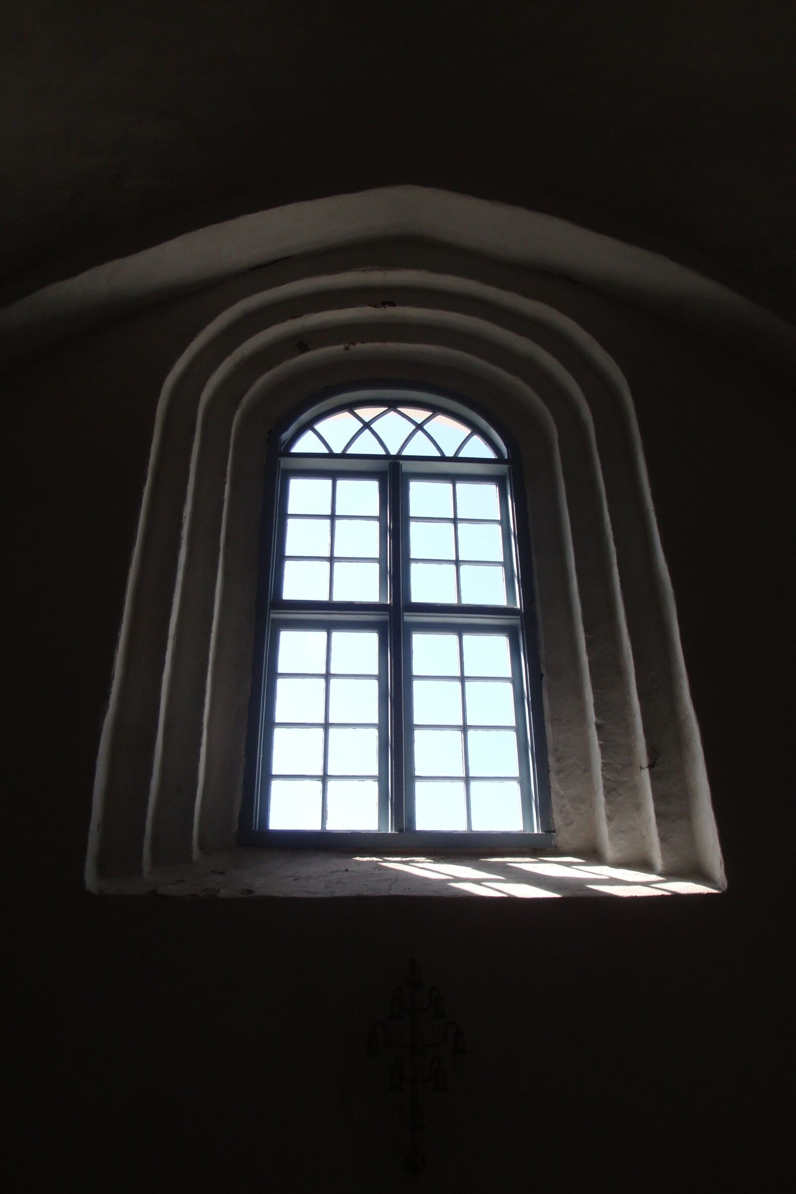 Sony Cyber-shot DSC-W170 sample photo. Church window, window, light photography
