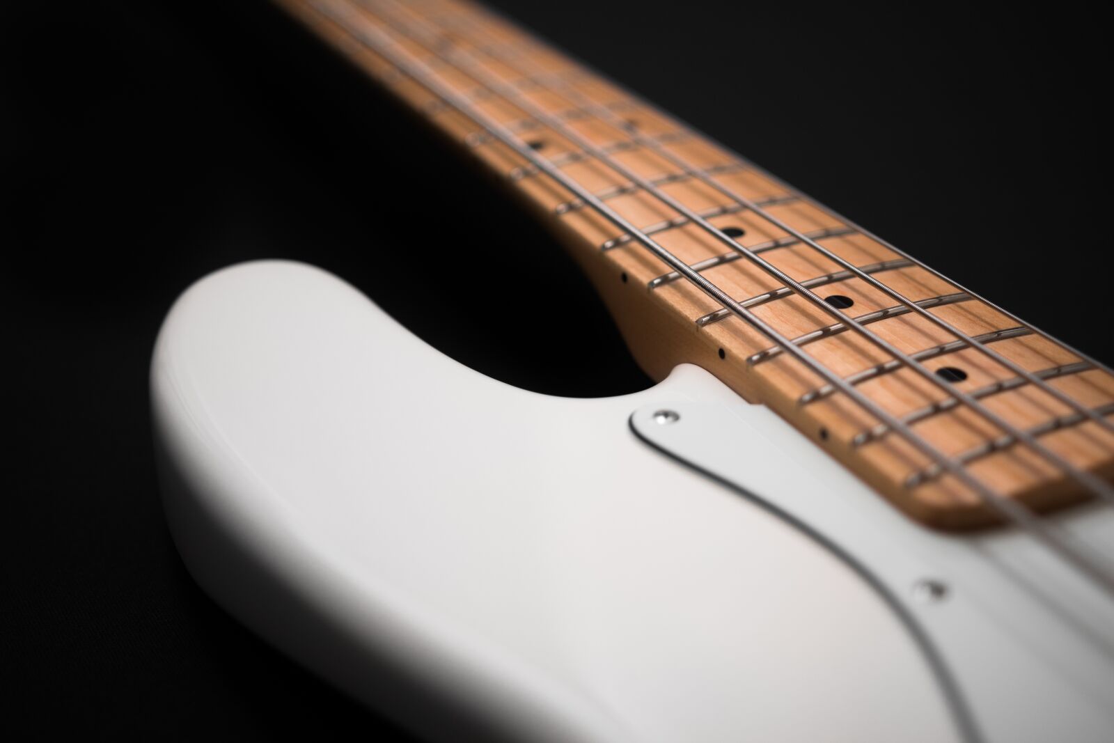 Canon EOS 70D sample photo. Bass, guitar, strings photography